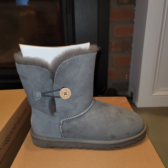 Ugg Bailey Boot Gray - Picture 2 of 7